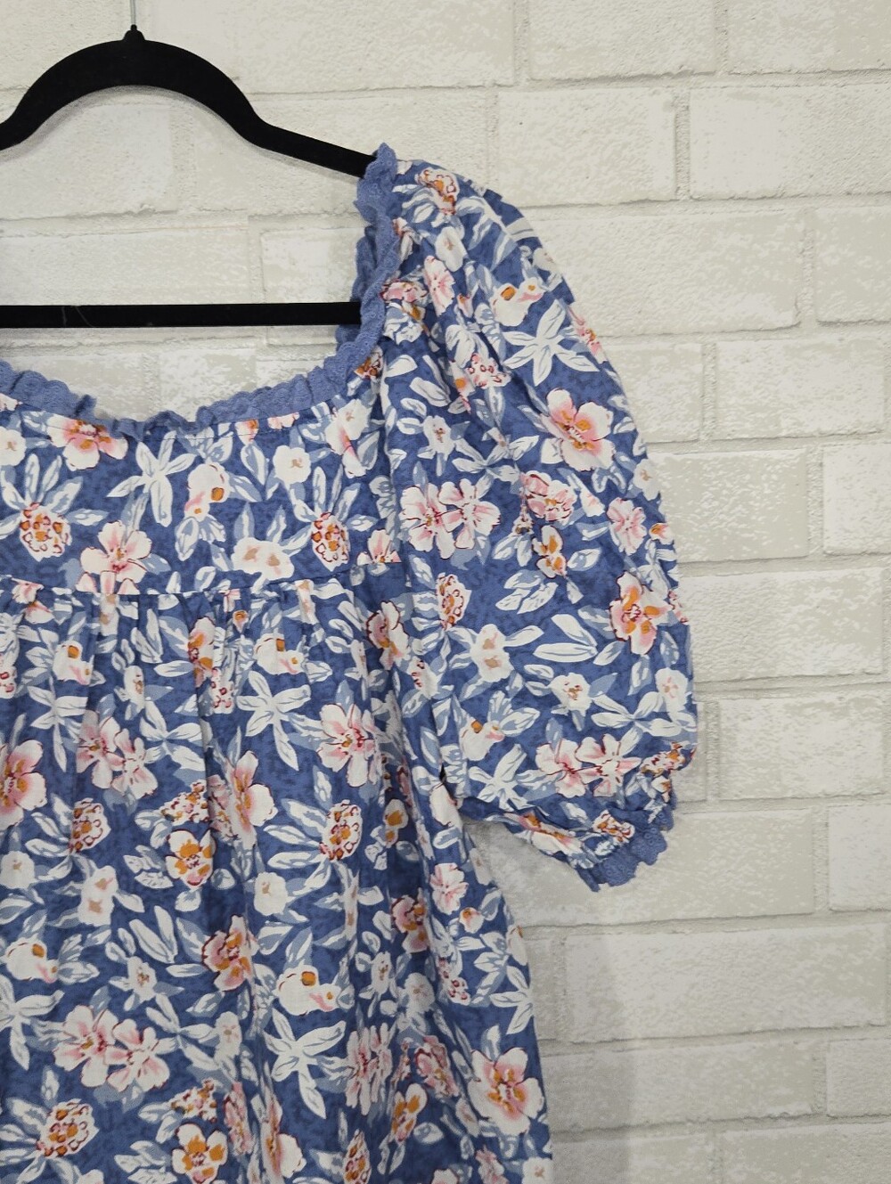 NWT Solitaire blouse with a square neckline and ruffled sleeves - Picture 8 of 13